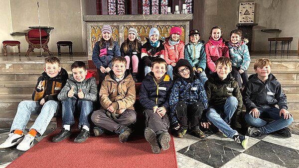 Mit Gott in Lahnstein unterwegs - Gruppenbild Gruppenbild auf den Stufen der Martinskirche