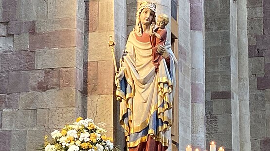 Maria mit dem Kind im Mariendom zu Speyer